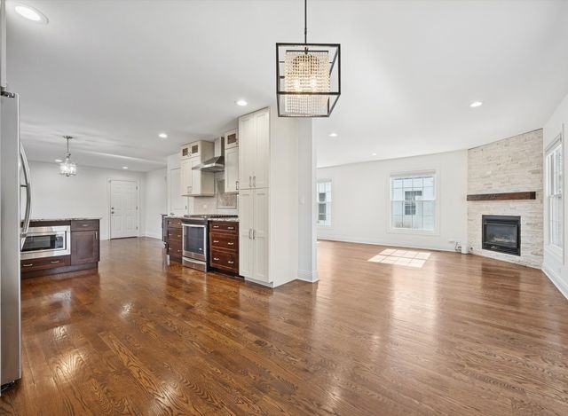 716 Indian Road, Glenview, IL 60025