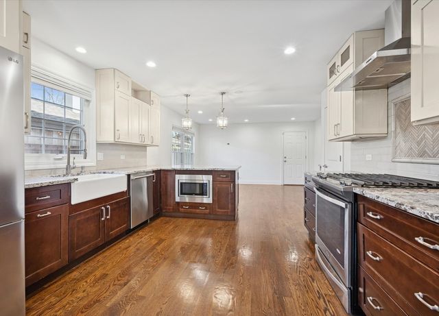 716 Indian Road, Glenview, IL 60025