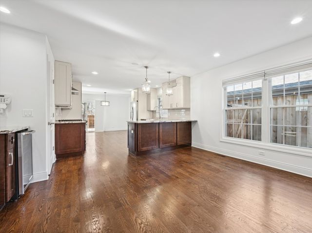 716 Indian Road, Glenview, IL 60025