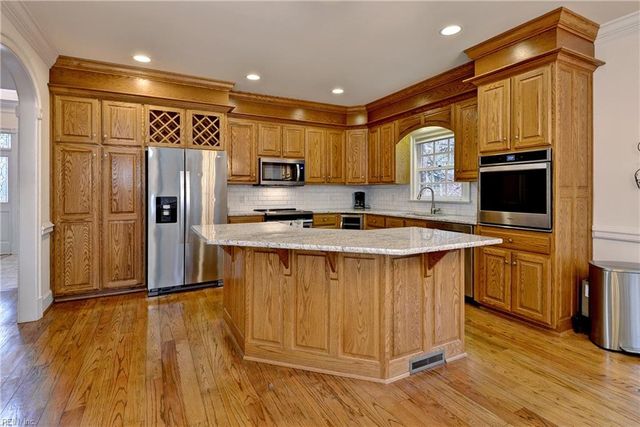 6 Wildwood LN, Williamsburg, VA 23185