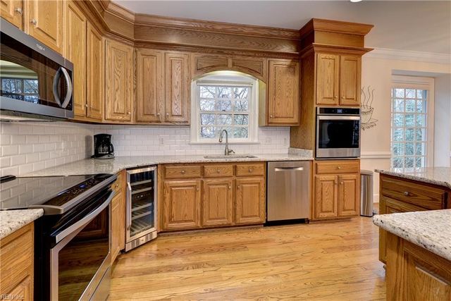 6 Wildwood LN, Williamsburg, VA 23185