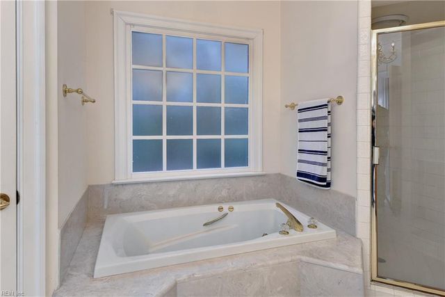 6 Wildwood LN, Williamsburg, VA 23185