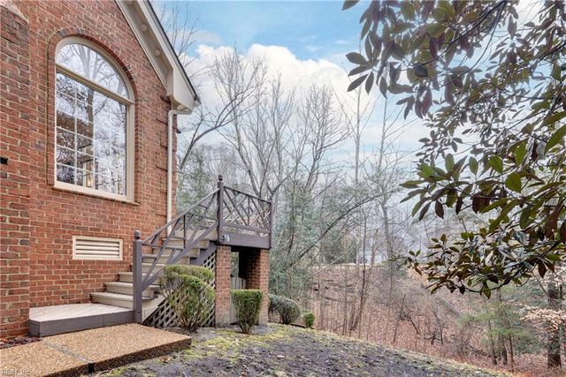 6 Wildwood LN, Williamsburg, VA 23185