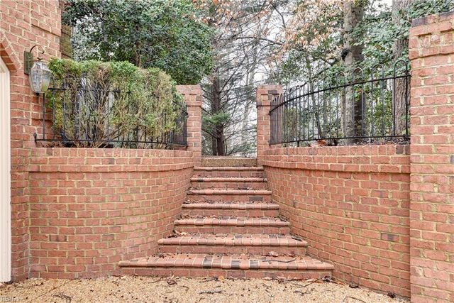 6 Wildwood LN, Williamsburg, VA 23185