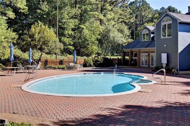 6 Wildwood LN, Williamsburg, VA 23185