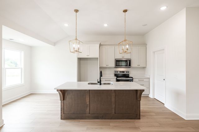 4202 Hereford Dr, Greenbrier, TN 37073