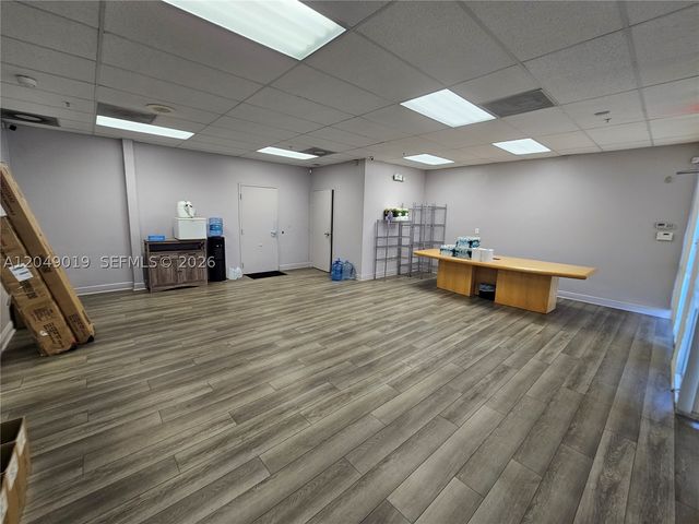 9613 NW 33rd St, Doral, FL 33172