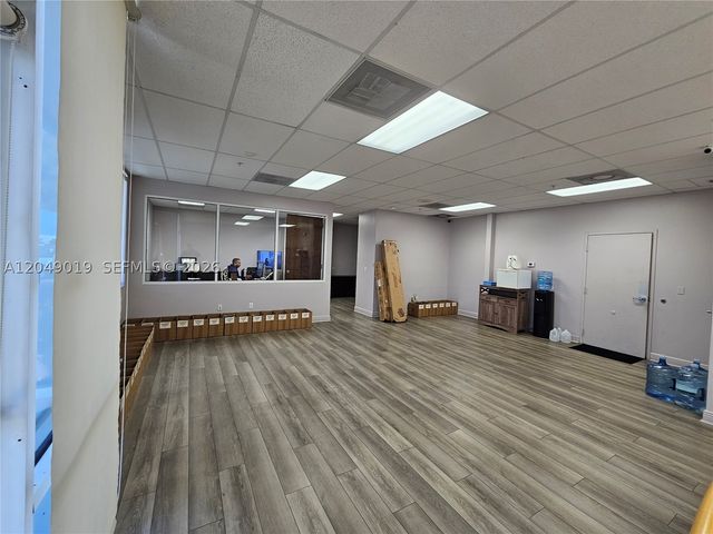 9613 NW 33rd St, Doral, FL 33172