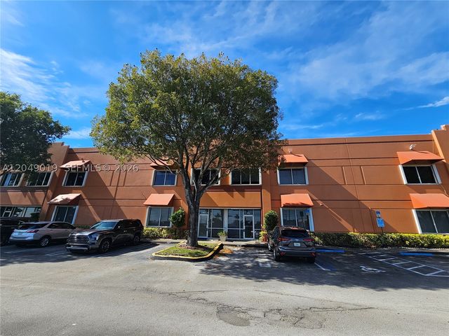 9613 NW 33rd St, Doral, FL 33172