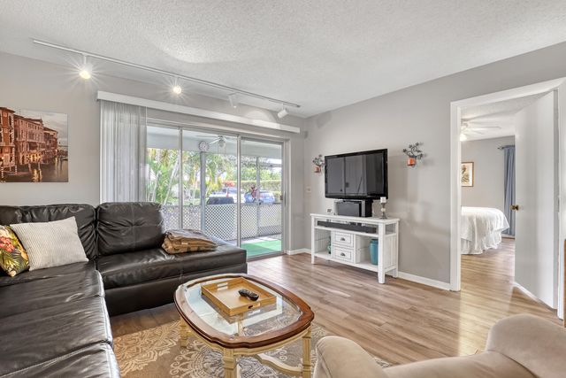 553 Covered Bridge Boulevard, Lake Worth, FL 33467