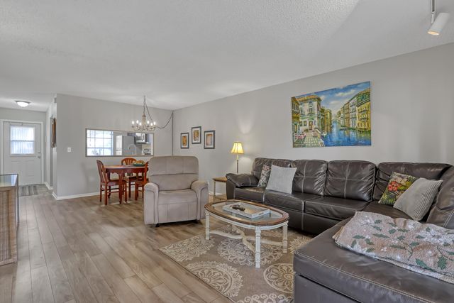 553 Covered Bridge Boulevard, Lake Worth, FL 33467