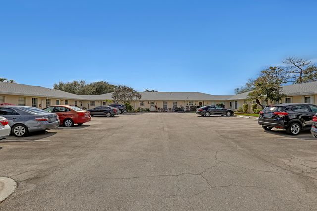 553 Covered Bridge Boulevard, Lake Worth, FL 33467