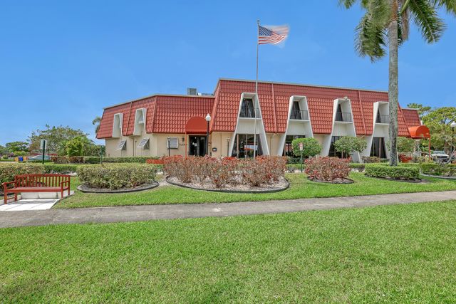 553 Covered Bridge Boulevard, Lake Worth, FL 33467