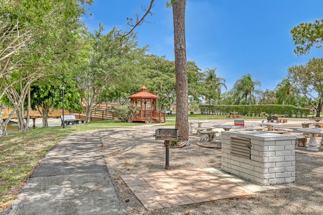 553 Covered Bridge Boulevard, Lake Worth, FL 33467