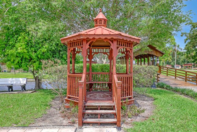 553 Covered Bridge Boulevard, Lake Worth, FL 33467