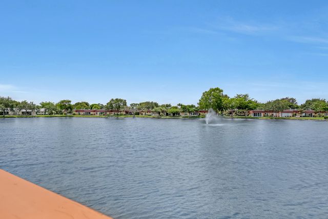 553 Covered Bridge Boulevard, Lake Worth, FL 33467