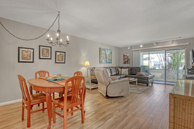 553 Covered Bridge Boulevard, Lake Worth, FL 33467