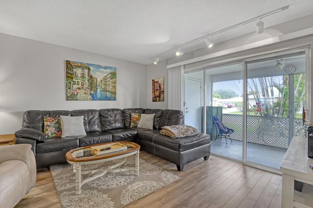 553 Covered Bridge Boulevard, Lake Worth, FL 33467