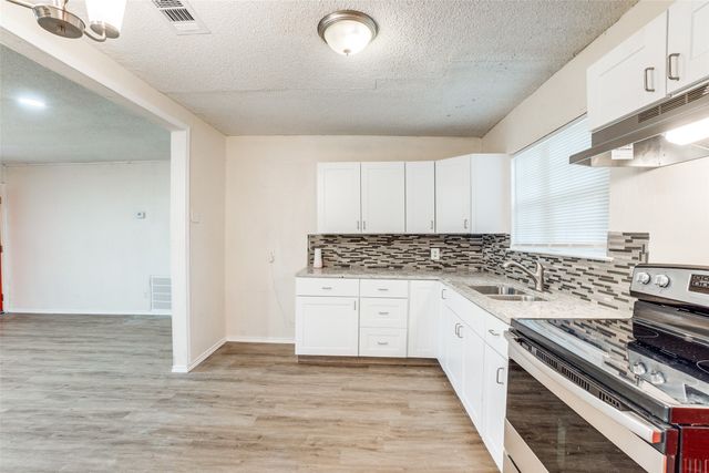 5869 Bluffman Drive, Dallas, TX 75241