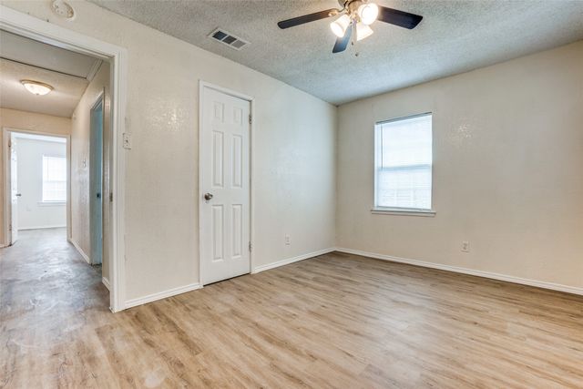 5869 Bluffman Drive, Dallas, TX 75241