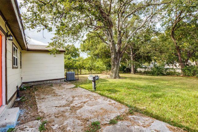 5869 Bluffman Drive, Dallas, TX 75241