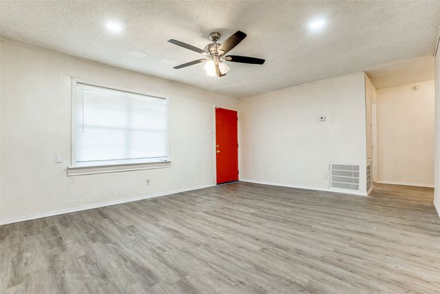 5869 Bluffman Drive, Dallas, TX 75241