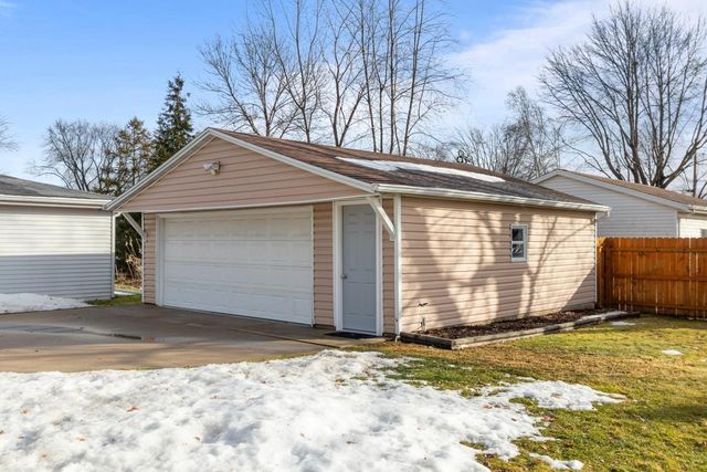 1117 ALVA STREET, Menasha, WI 54952