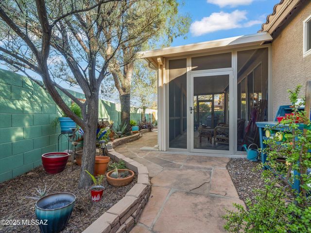 9259 N Whispering Shadows Way, Tucson, AZ 85743