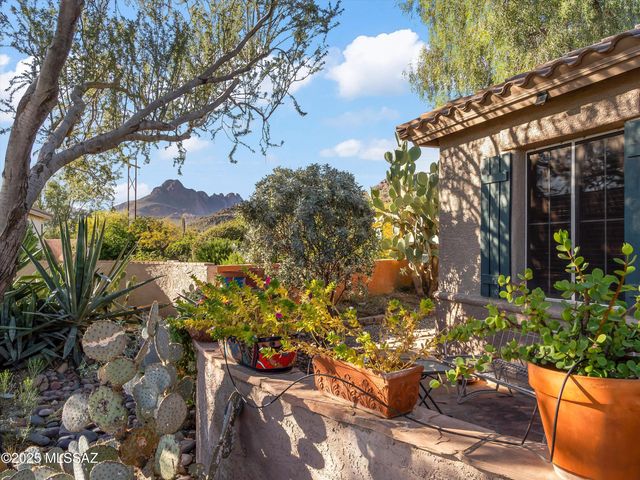 9259 N Whispering Shadows Way, Tucson, AZ 85743