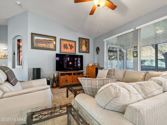 9259 N Whispering Shadows Way, Tucson, AZ 85743