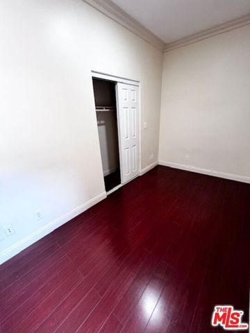 2108 Oak Street, Los Angeles, CA 90007