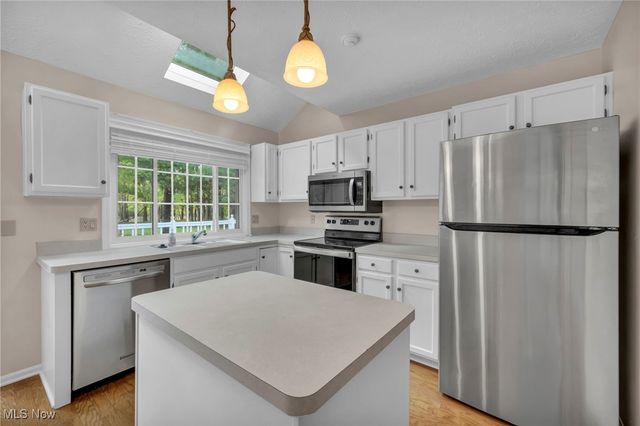 17934 Cambridge Oval, Strongsville, OH 44136