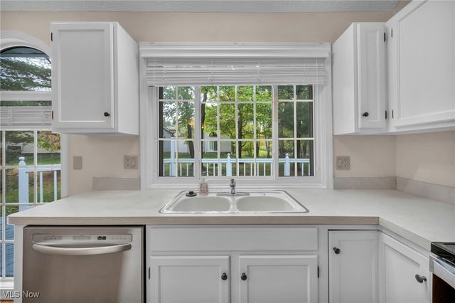 17934 Cambridge Oval, Strongsville, OH 44136