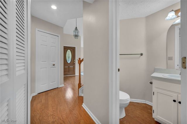 17934 Cambridge Oval, Strongsville, OH 44136