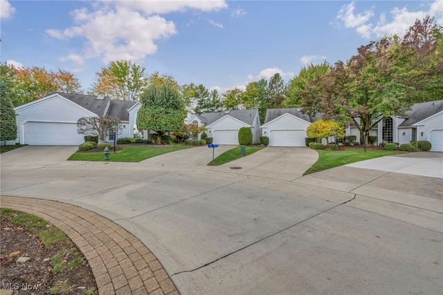 17934 Cambridge Oval, Strongsville, OH 44136