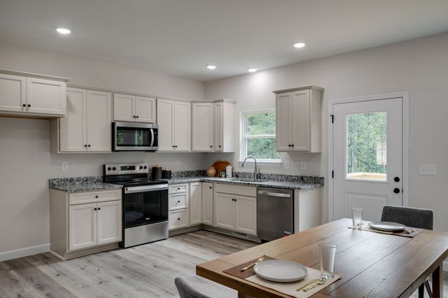 1026 Promise Land Road, Charlotte, TN 37036