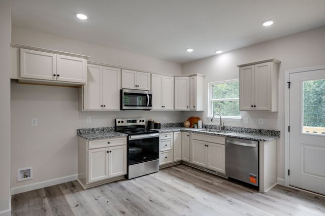 1026 Promise Land Road, Charlotte, TN 37036