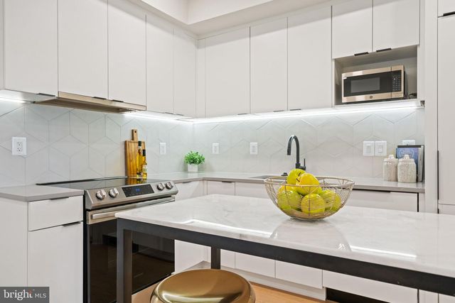 733 8TH ST SE #01, Washington, DC 20003