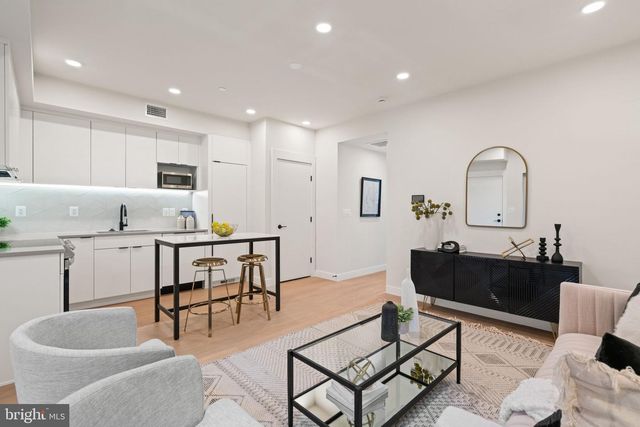 733 8TH ST SE #01, Washington, DC 20003