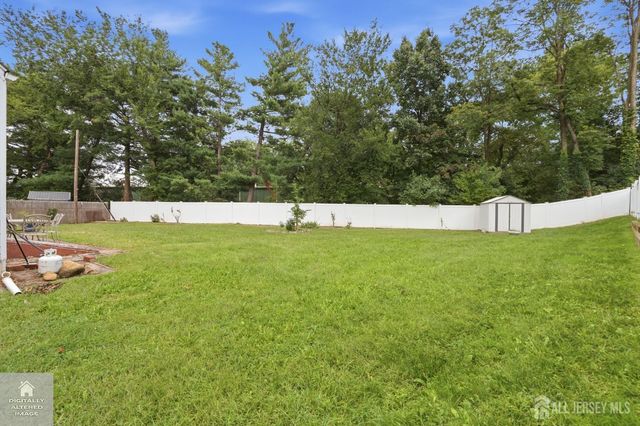 493 S Park Drive S, Perth Amboy, NJ 08861