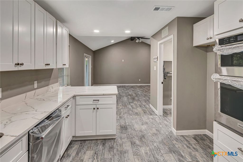 Image 17 of property listing at 602 N Market Street, Hallettsville, TX 77964