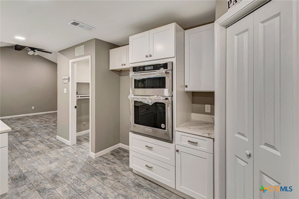 Image 18 of property listing at 602 N Market Street, Hallettsville, TX 77964