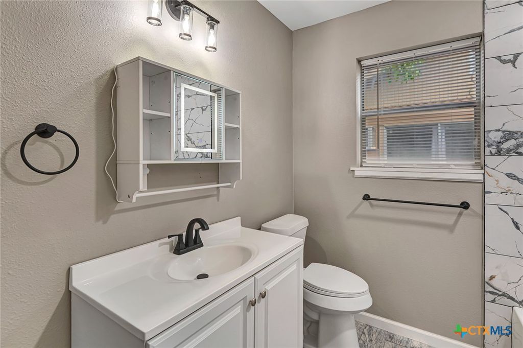 Image 25 of property listing at 602 N Market Street, Hallettsville, TX 77964