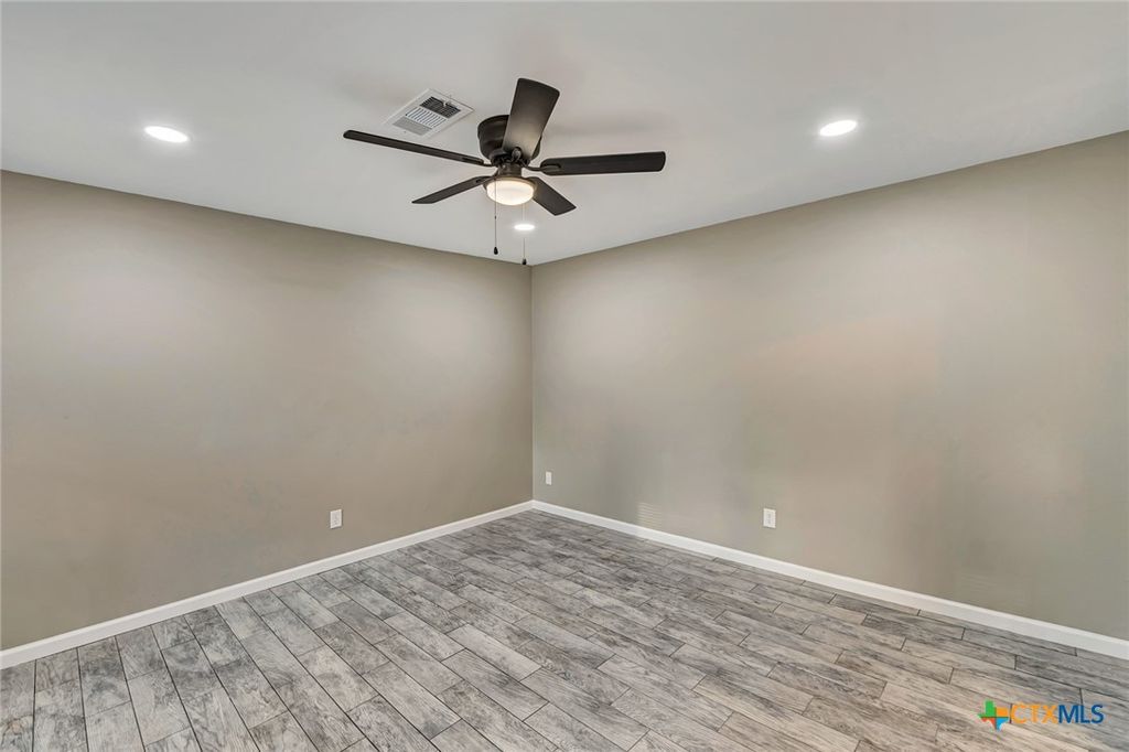 Image 8 of property listing at 602 N Market Street, Hallettsville, TX 77964