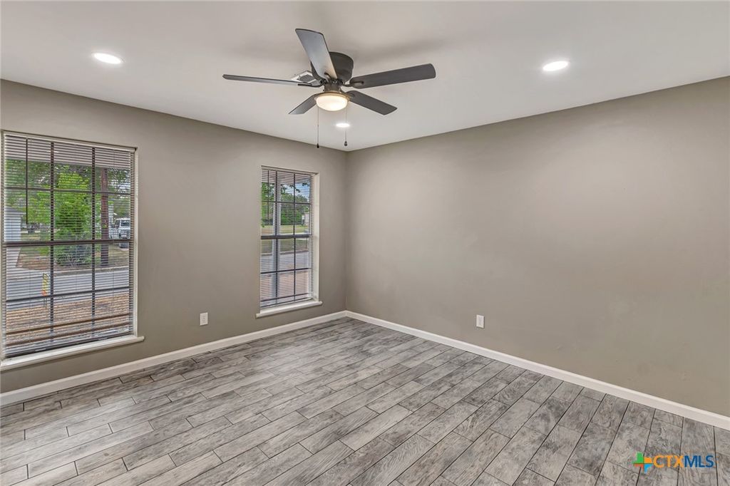 Image 9 of property listing at 602 N Market Street, Hallettsville, TX 77964