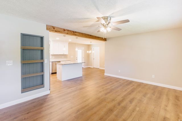 4543 S Creek Rd, Cookeville, TN 38506