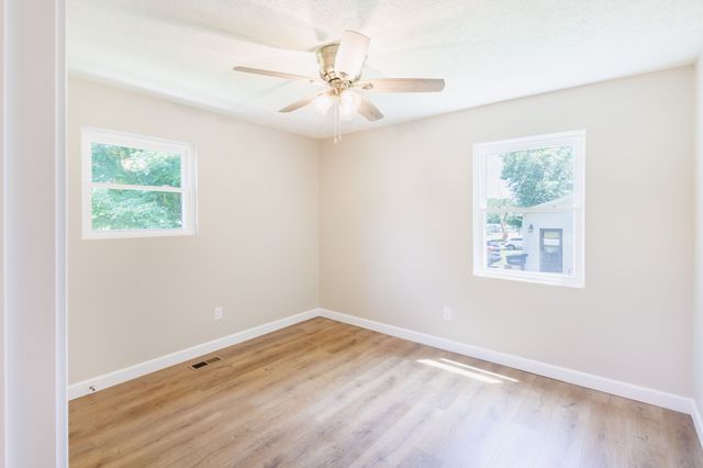 4543 S Creek Rd, Cookeville, TN 38506