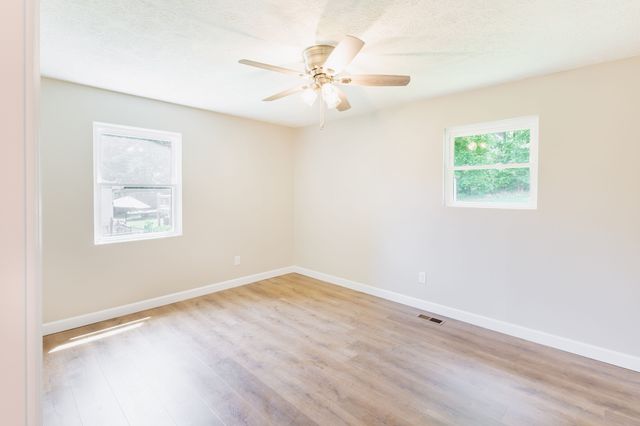 4543 S Creek Rd, Cookeville, TN 38506