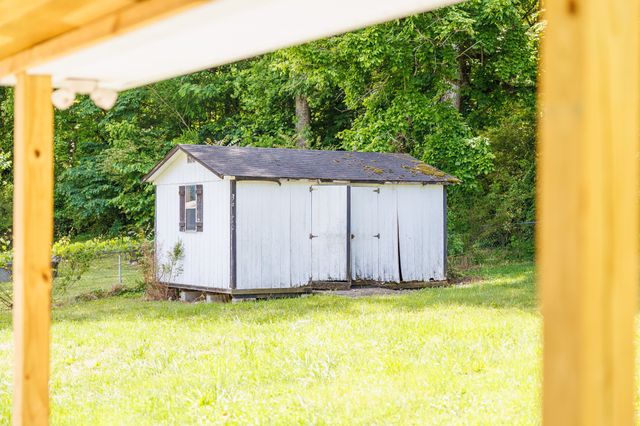 4543 S Creek Rd, Cookeville, TN 38506