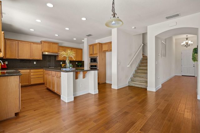 2368 Lockton Dr, Roseville, CA 95747